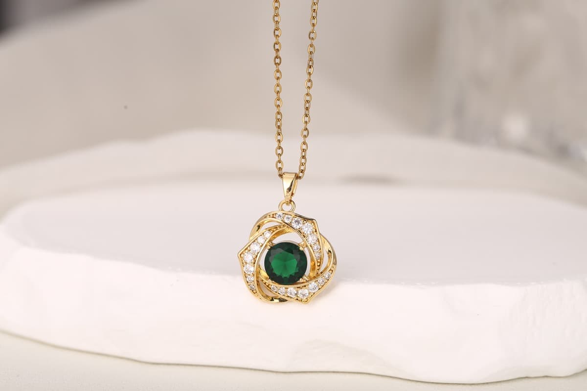 Elegant Round-Cut Blue Zircon Pendant Necklace 18K Gold Plated thumbnail 7