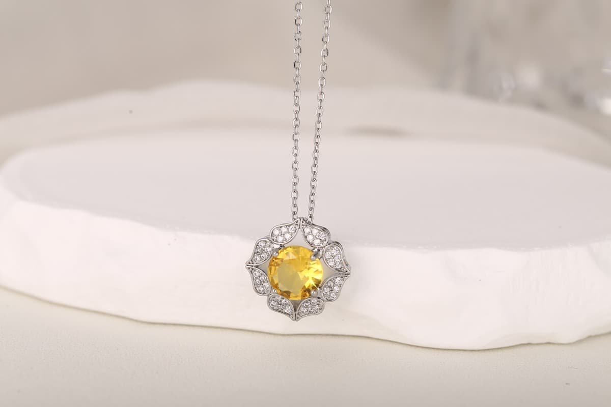 Elegant Round-Cut Blue Zircon Pendant Necklace 18K Gold Plated thumbnail 9