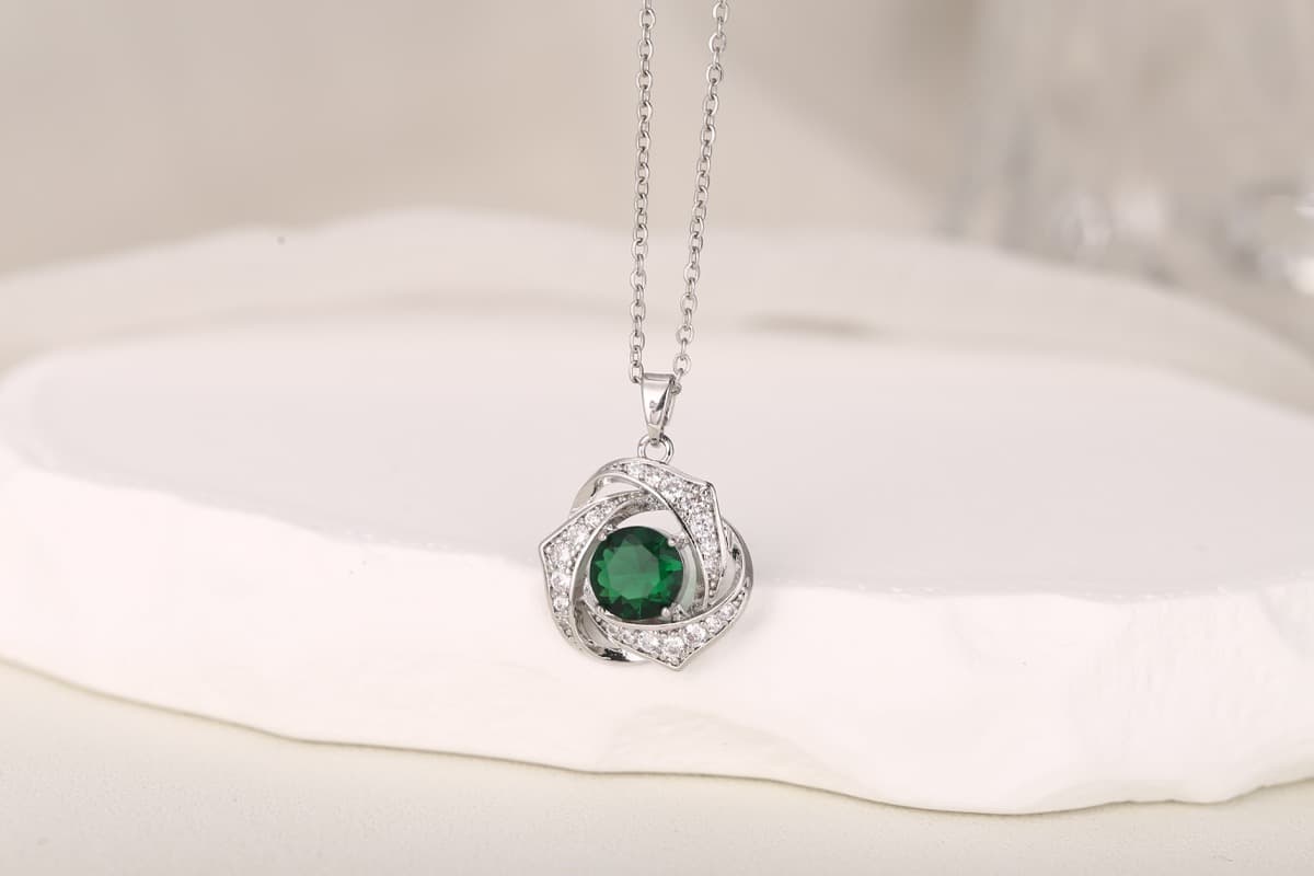 Elegant Round-Cut Blue Zircon Pendant Necklace 18K Gold Plated thumbnail 11