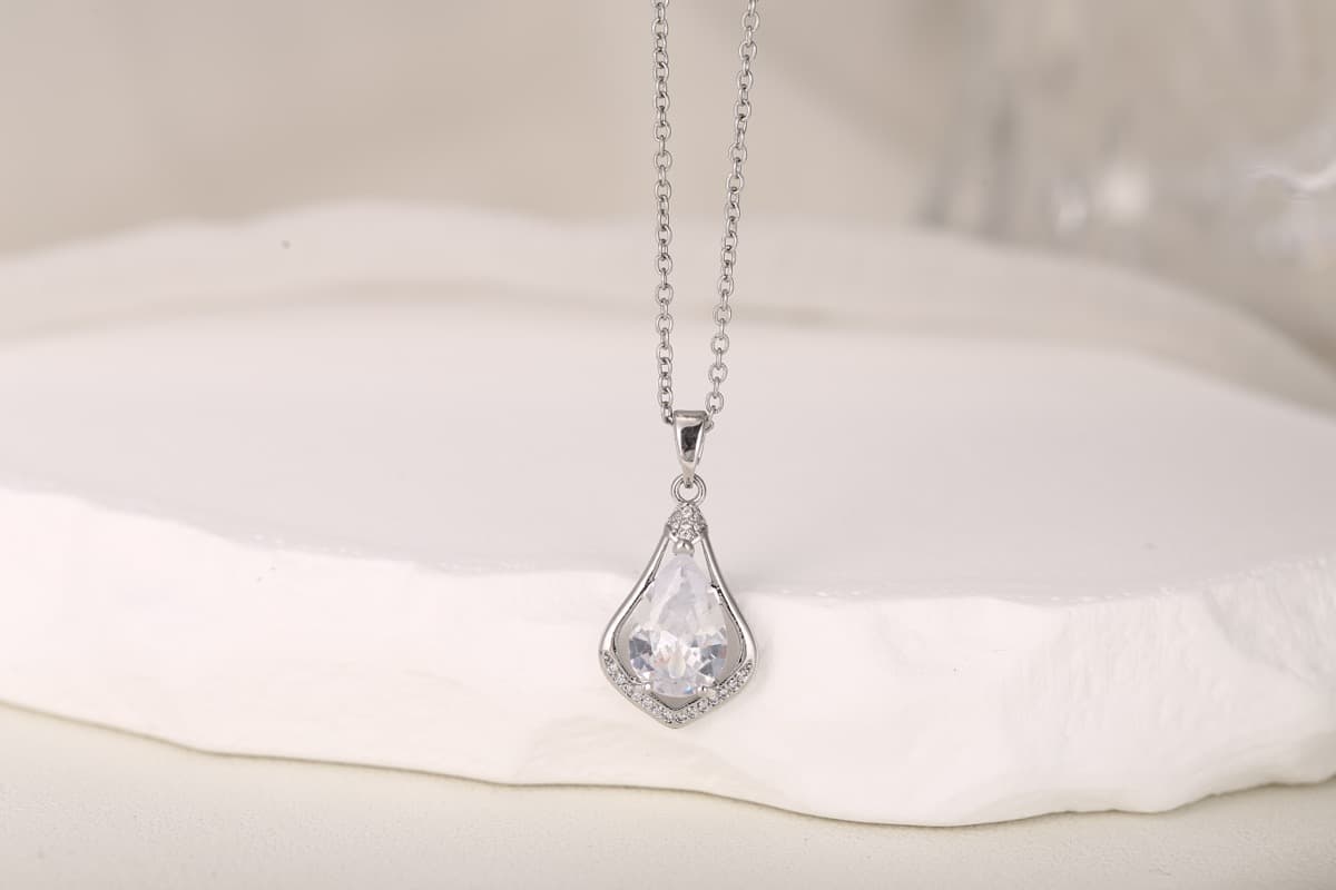 Elegant Oval-Cut Pink Zircon Pendant Necklace 18K Gold Plated thumbnail 11