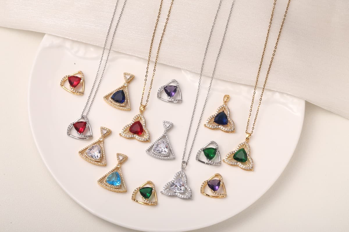 Elegant Teardrop White Zircon Pendant Necklace 18K Gold Plated
