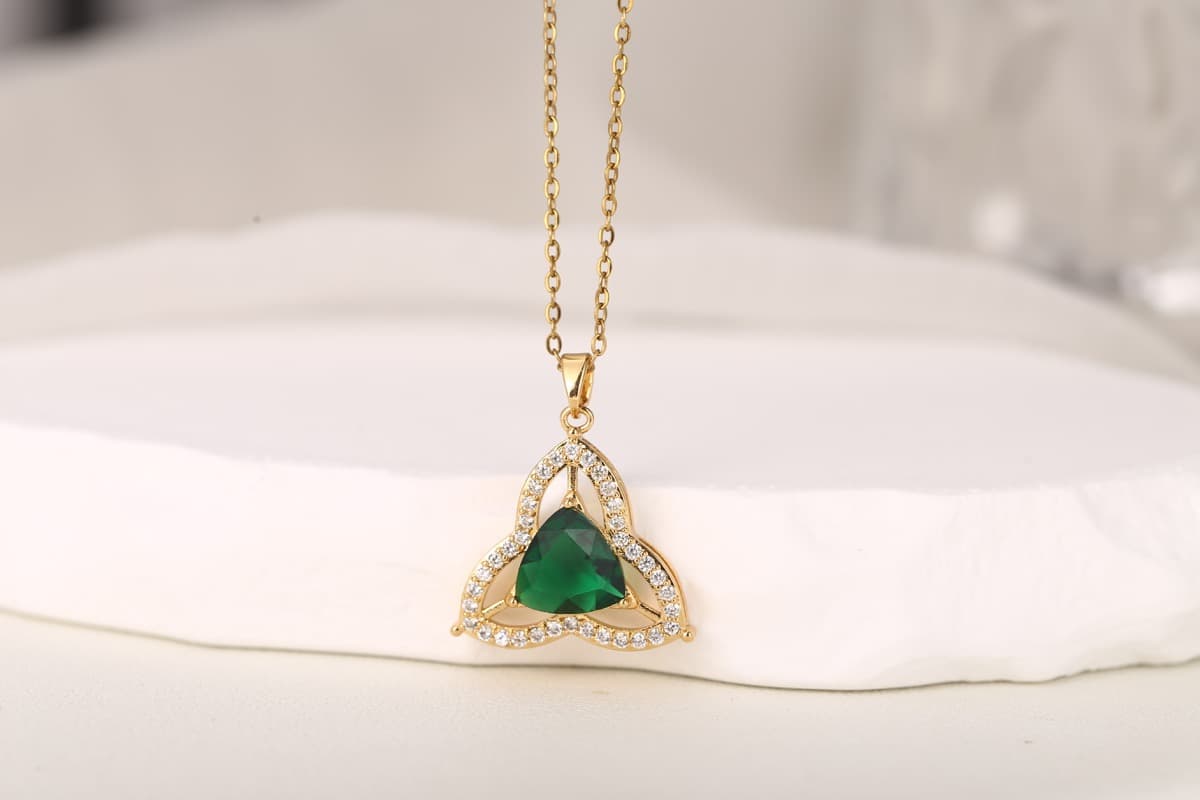Elegant Teardrop White Zircon Pendant Necklace 18K Gold Plated thumbnail 3