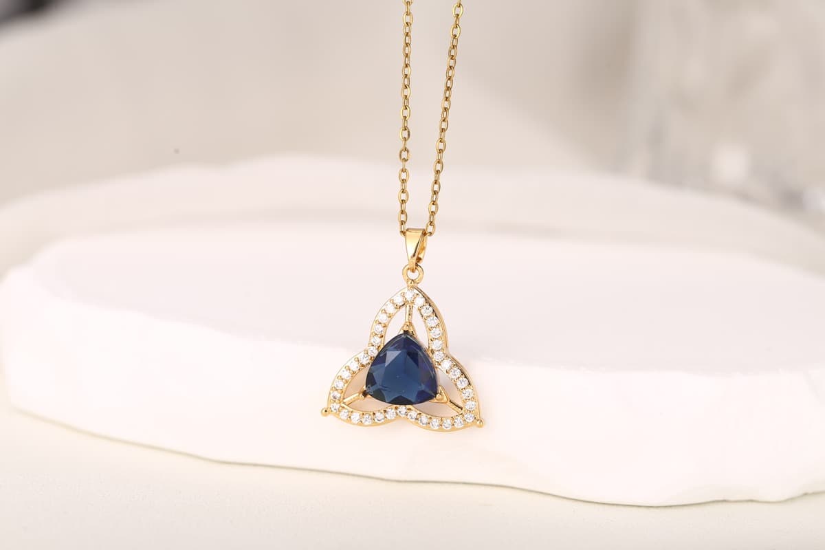 Elegant Teardrop White Zircon Pendant Necklace 18K Gold Plated thumbnail 5