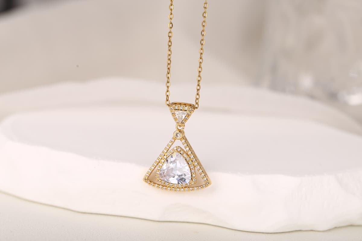 Elegant Teardrop White Zircon Pendant Necklace 18K Gold Plated thumbnail 7