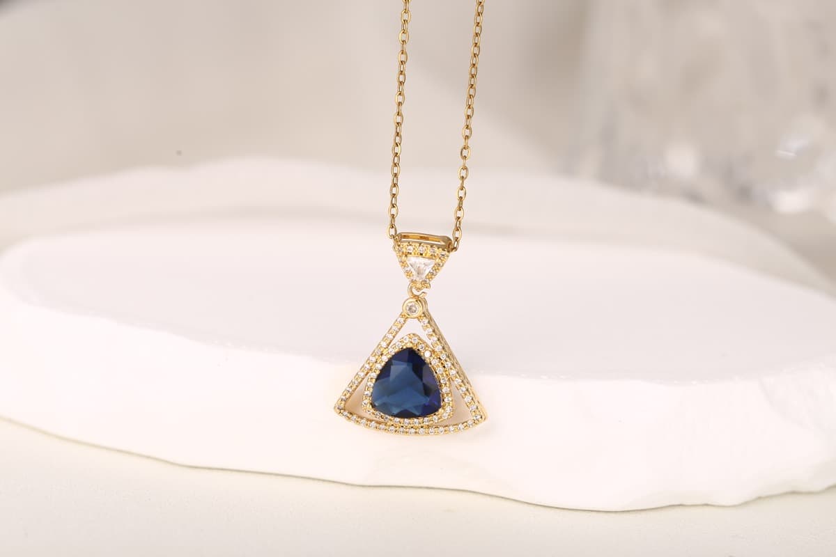 Elegant Teardrop White Zircon Pendant Necklace 18K Gold Plated thumbnail 8
