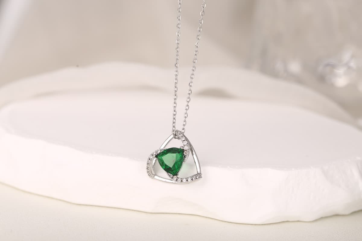 Elegant Teardrop White Zircon Pendant Necklace 18K Gold Plated thumbnail 12