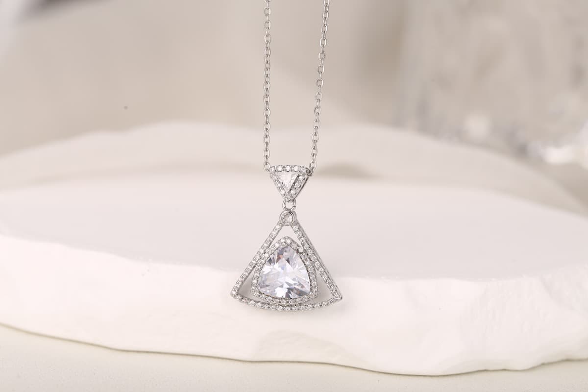 Elegant Teardrop White Zircon Pendant Necklace 18K Gold Plated thumbnail 14