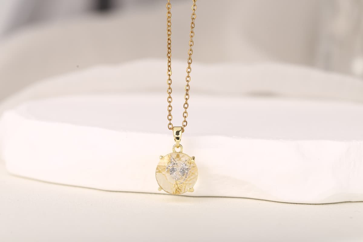 Elegant Round-Cut Red Zircon Pendant Necklace 18K Gold Plated thumbnail 3