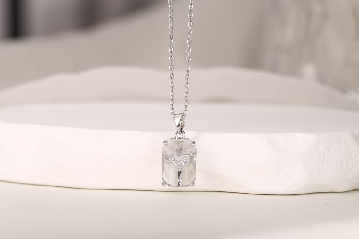 Elegant Round-Cut Red Zircon Pendant Necklace 18K Gold Plated thumbnail 11