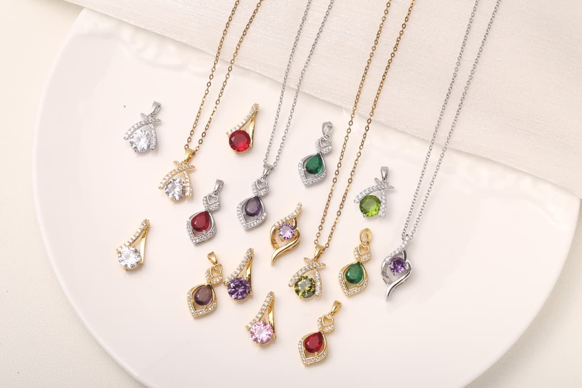 Elegant Round-Cut Pink Zircon Pendant Necklace 18K Gold Plated