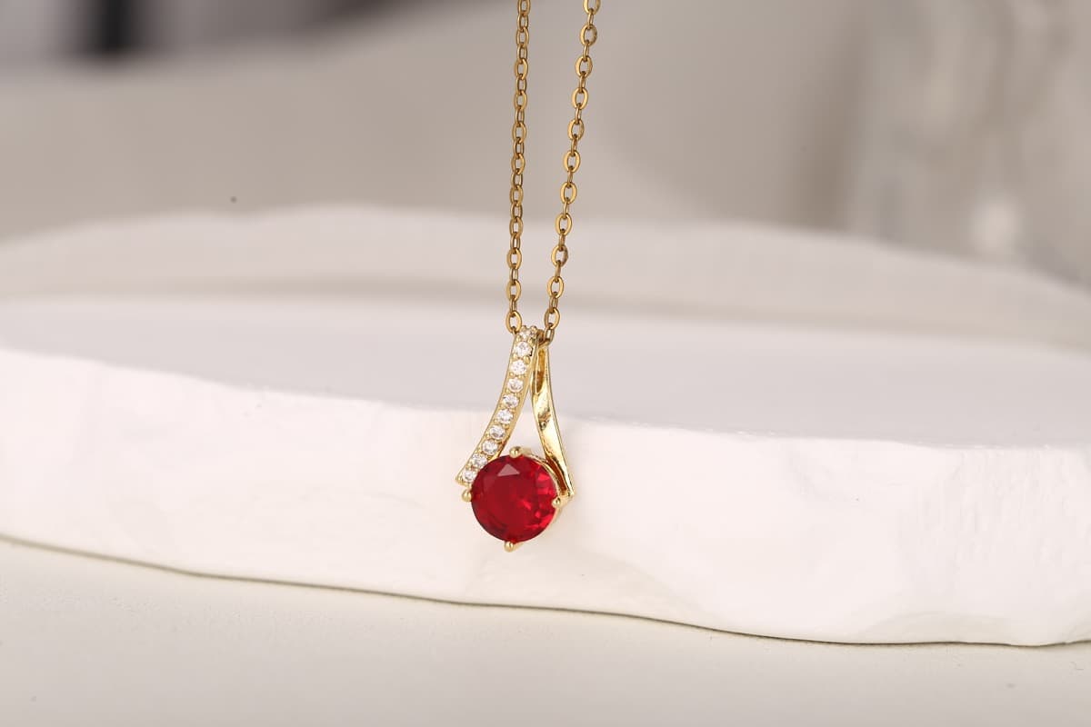 Elegant Round-Cut Pink Zircon Pendant Necklace 18K Gold Plated thumbnail 4