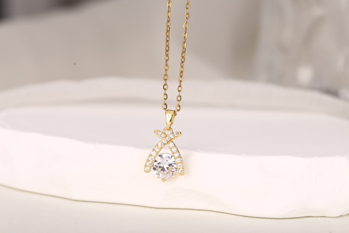 Elegant Round-Cut Pink Zircon Pendant Necklace 18K Gold Plated thumbnail 5