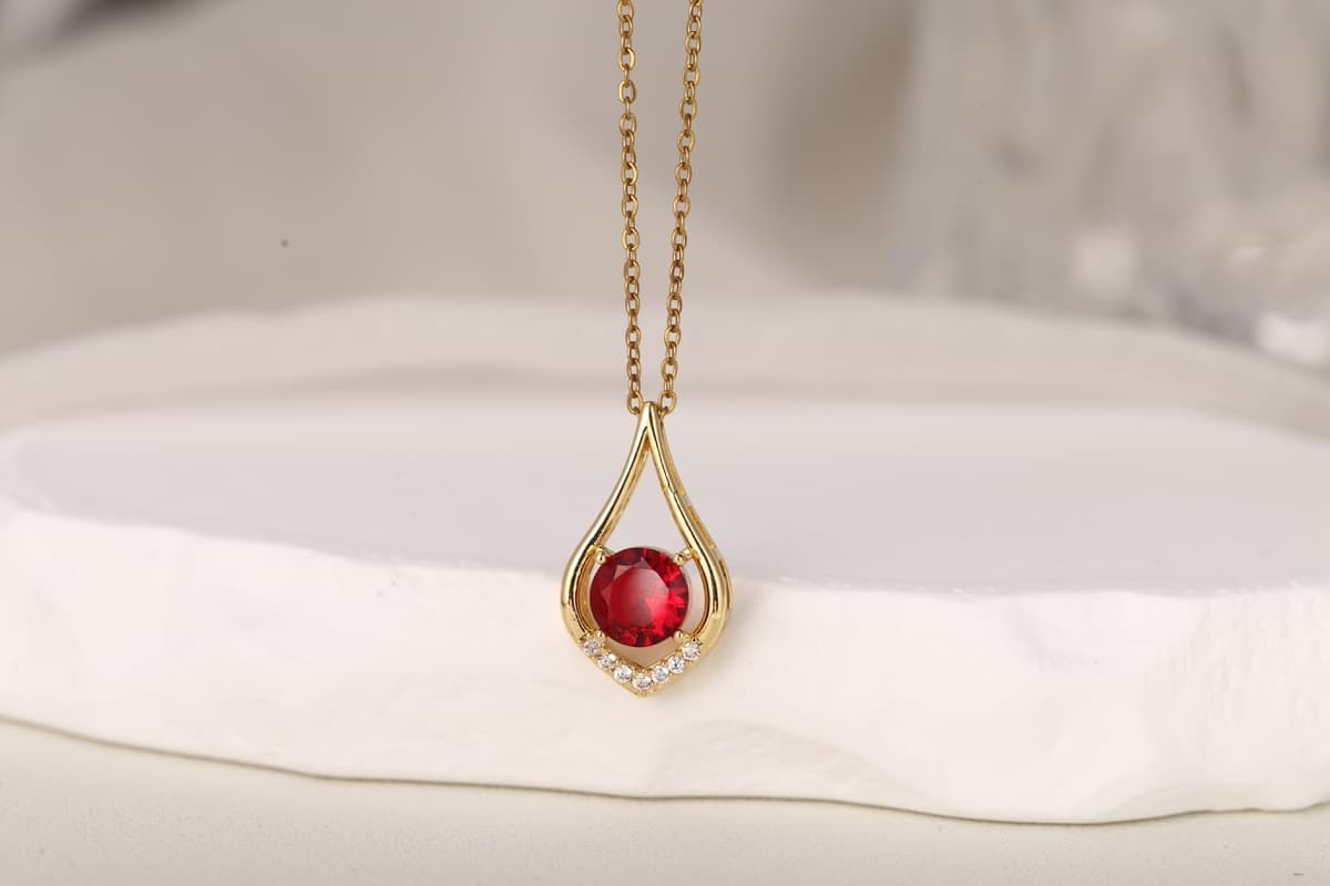 Elegant Teardrop White Zircon Pendant Necklace 18K Gold Plated thumbnail 7