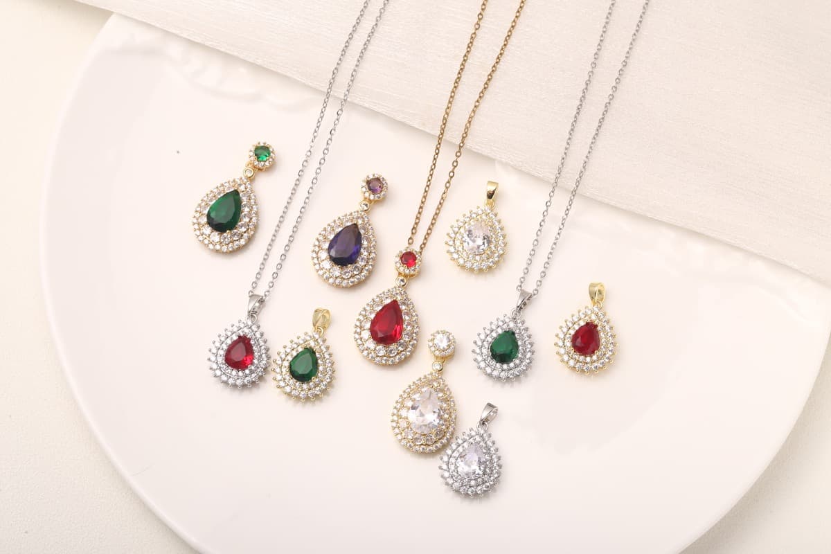 Elegant Cushion-Cut Blue Zircon Pendant Necklace 18K Gold Plated