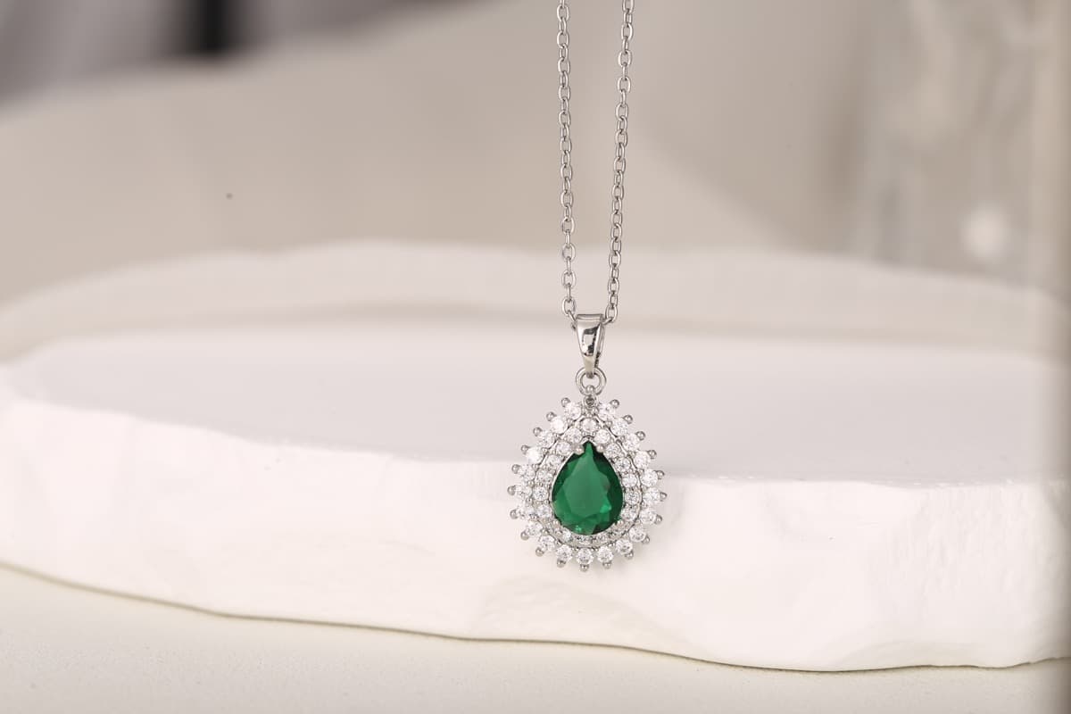 Elegant Cushion-Cut Blue Zircon Pendant Necklace 18K Gold Plated thumbnail 10