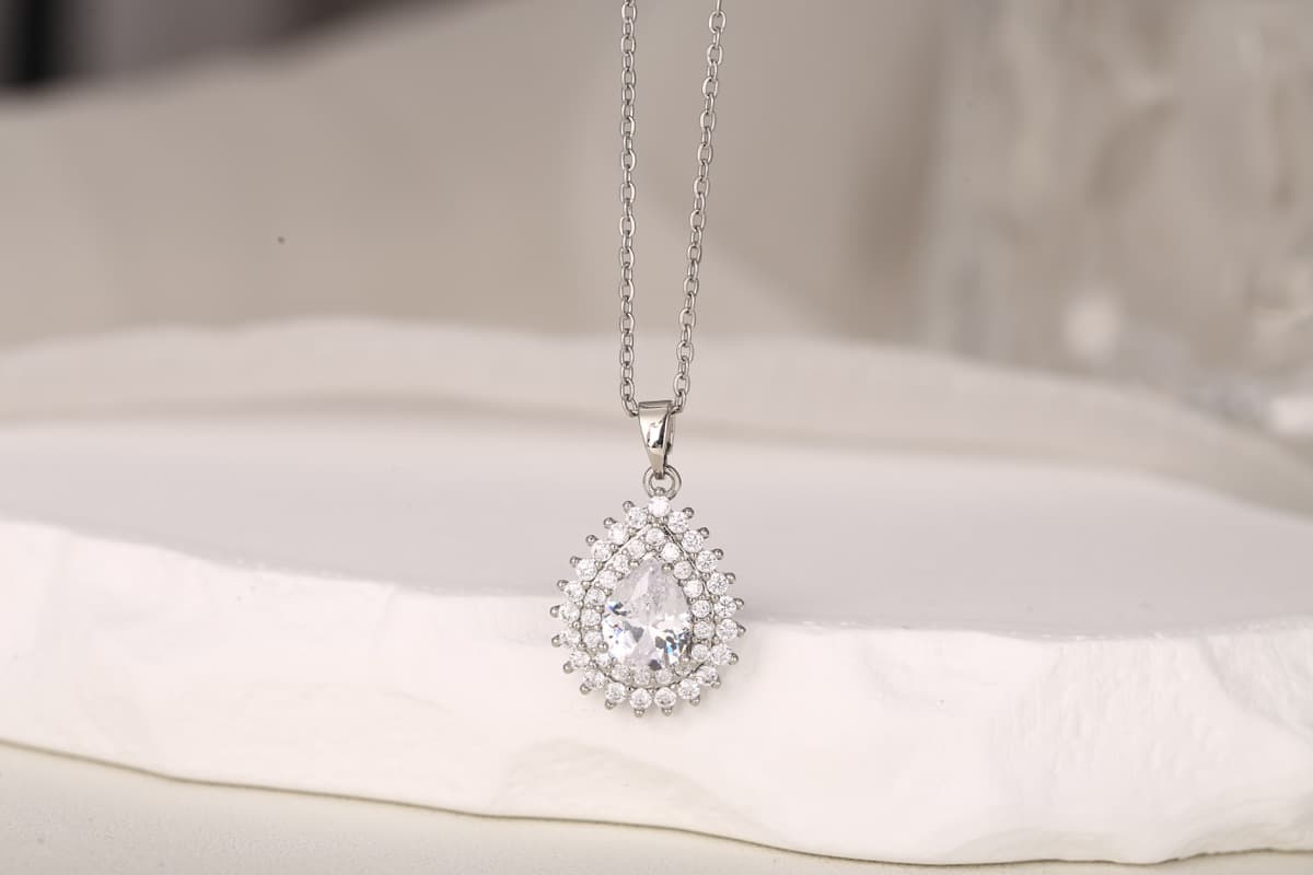 Elegant Cushion-Cut Blue Zircon Pendant Necklace 18K Gold Plated thumbnail 11