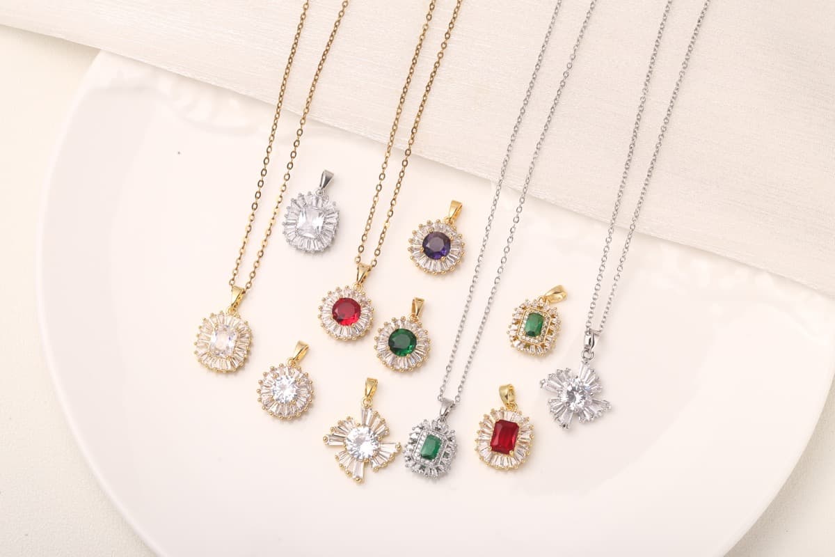 Elegant Floral Zircon Pendant Necklace 18K Gold Plated