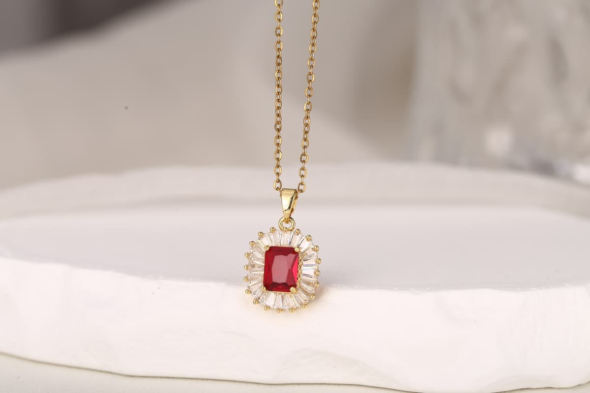 Elegant Floral Zircon Pendant Necklace 18K Gold Plated thumbnail 2