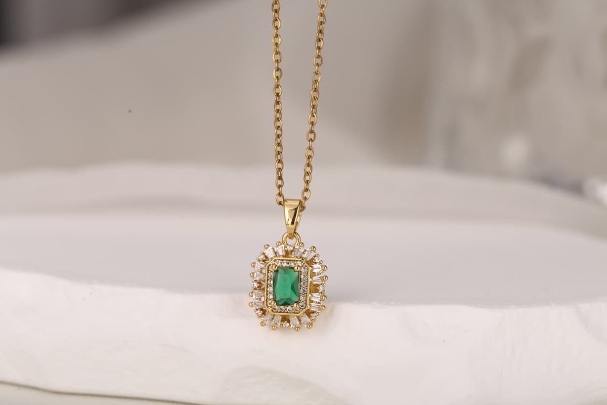 Elegant Floral Zircon Pendant Necklace 18K Gold Plated thumbnail 6