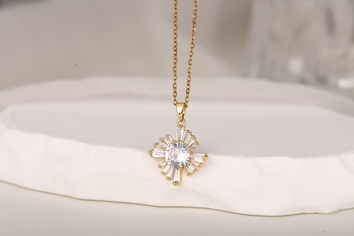 Elegant Floral Zircon Pendant Necklace 18K Gold Plated thumbnail 8
