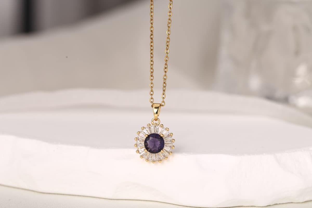 Elegant Floral Zircon Pendant Necklace 18K Gold Plated thumbnail 9