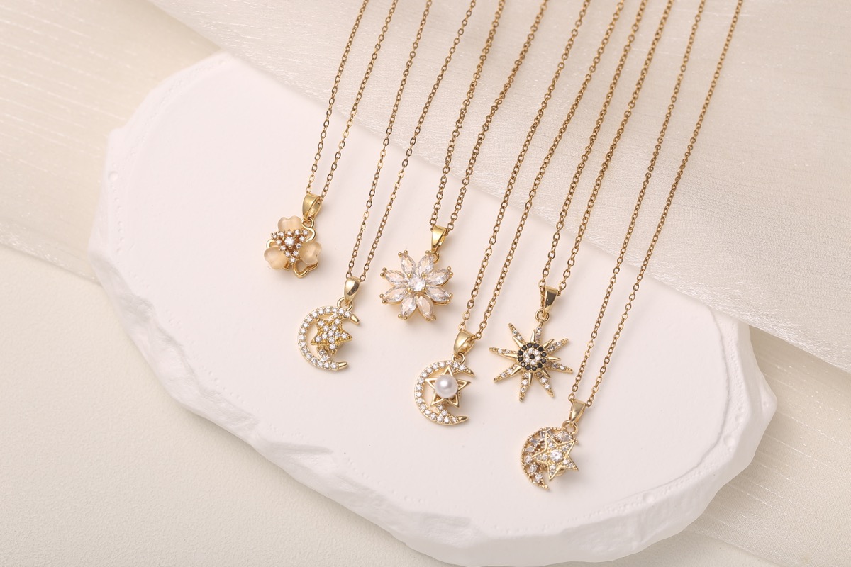 Elegant Oval Zircon Pendant Necklace 18K Gold Plated thumbnail 7
