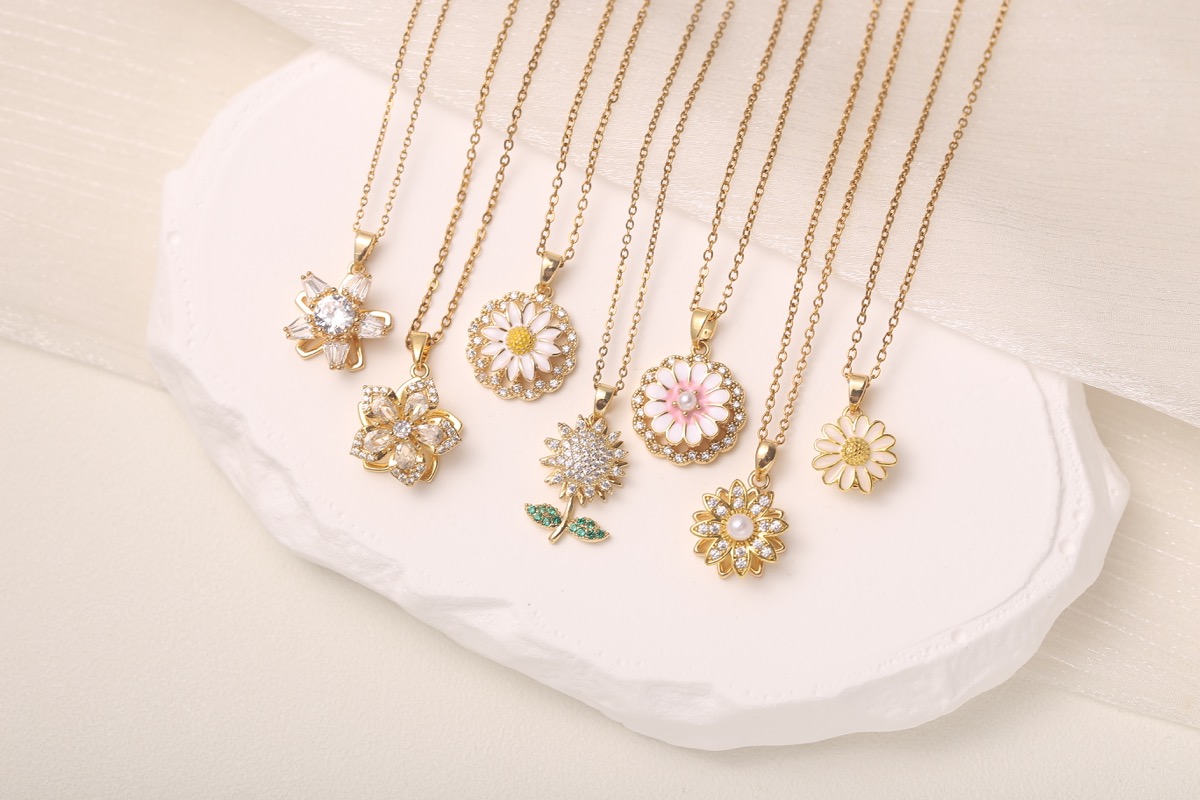 Romantic Heart Zircon Pendant Necklace 18K Gold Plated thumbnail 8
