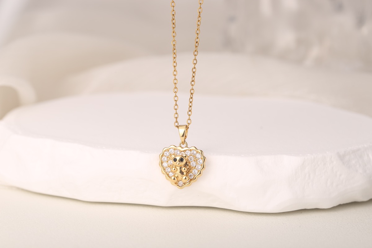 Elegant Teardrop Zircon Pendant Necklace 18K Gold Plated thumbnail 3