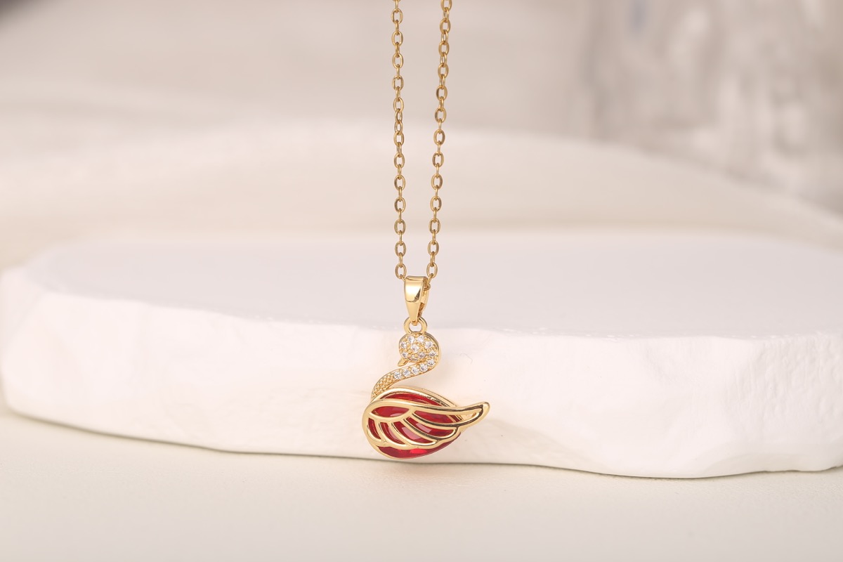 Elegant Circular Disc Zircon Pendant Necklace 18K Gold Plated thumbnail 4