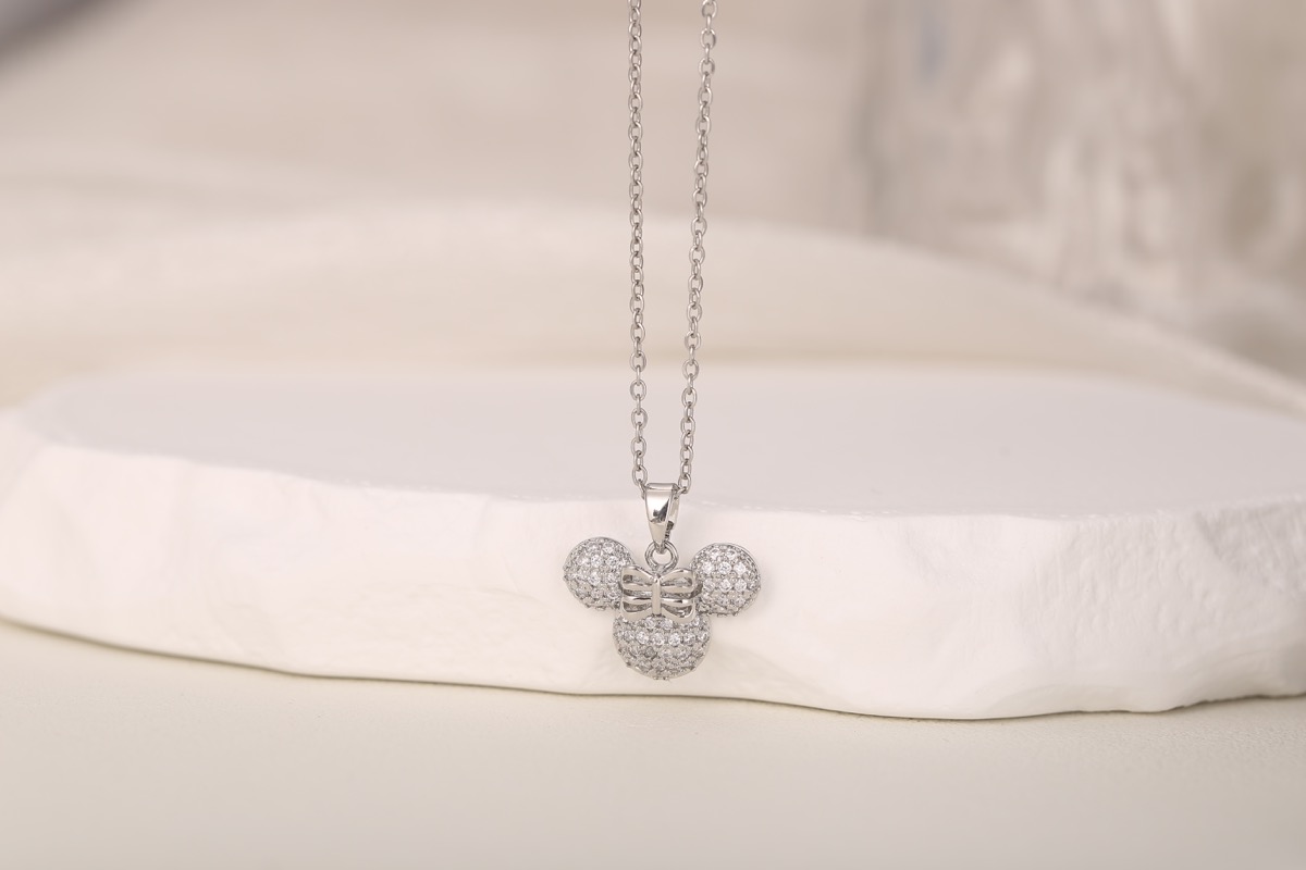 Elegant Teardrop Zircon Pendant Necklace 18K Gold Plated thumbnail 8