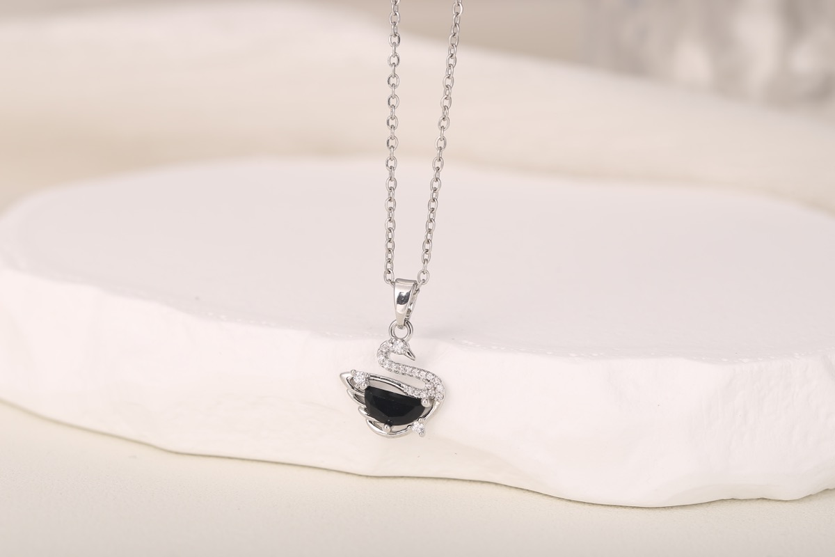 Elegant Layered Chain Zircon Necklace 18K Gold Plated thumbnail 9