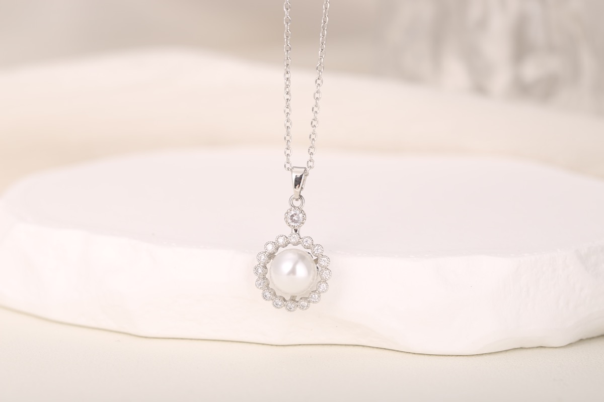 Elegant Floral Zircon Drop Earrings 18K Gold Plated thumbnail 12