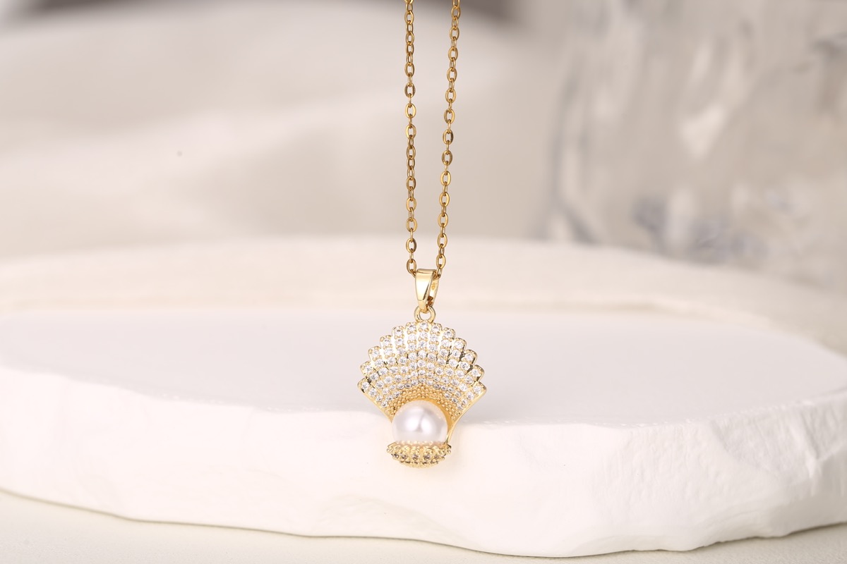 Romantic Heart Zircon Pendant Necklace 18K Gold Plated thumbnail 6