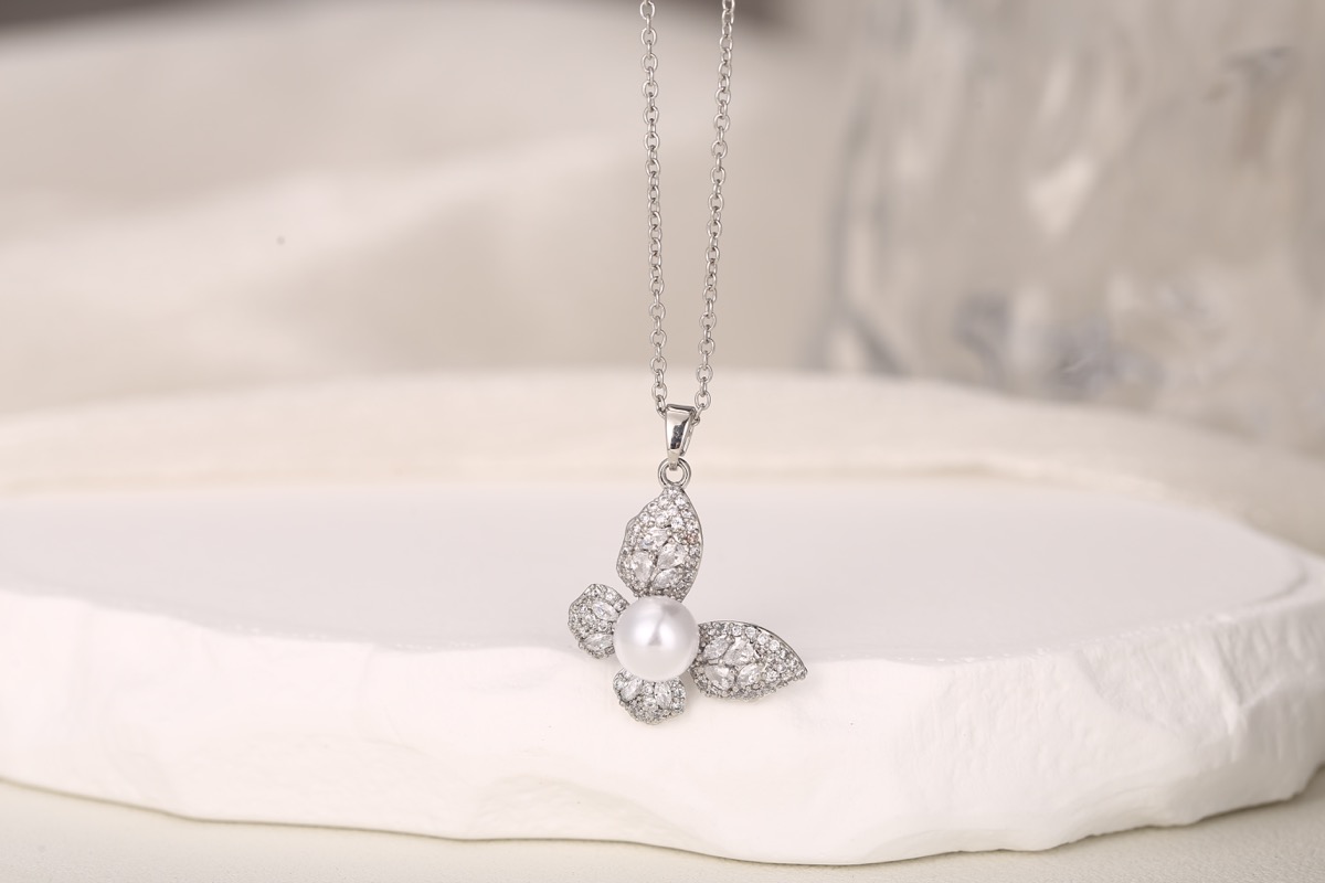 Romantic Heart Zircon Pendant Necklace 18K Gold Plated thumbnail 15