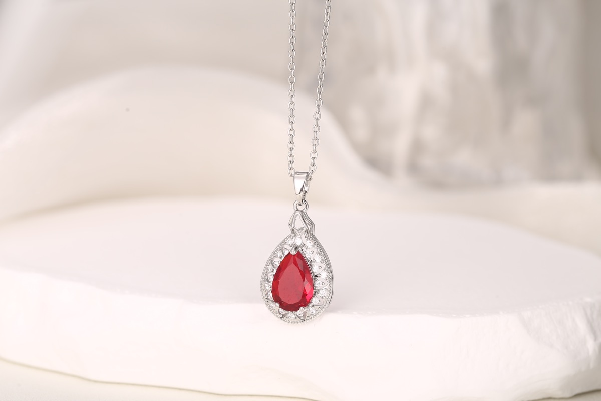 Romantic Teardrop Zircon Pendant Necklace 18K Gold Plated thumbnail 8