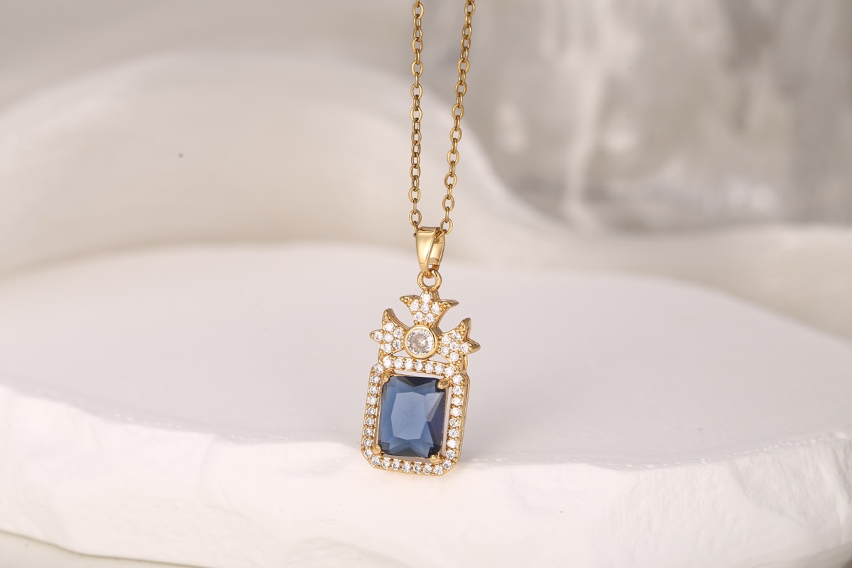 Modern Bar Drop Zircon Necklace 18K Gold Plated thumbnail 4