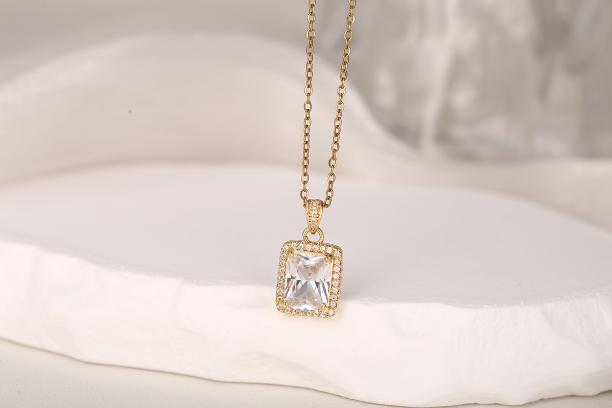 Modern Bar Drop Zircon Necklace 18K Gold Plated thumbnail 6