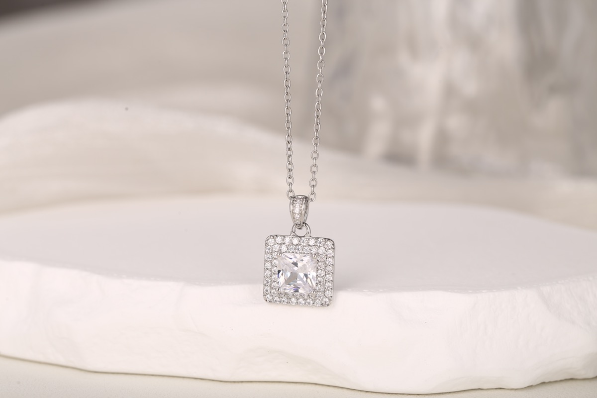 Modern Bar Drop Zircon Necklace 18K Gold Plated thumbnail 13