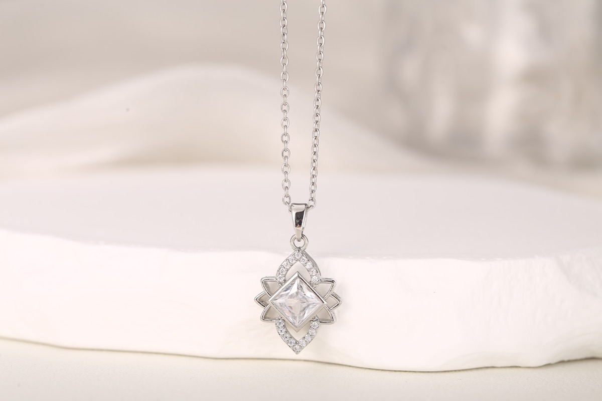 Charming Bow Knot Zircon Necklace 18K Gold Plated thumbnail 12