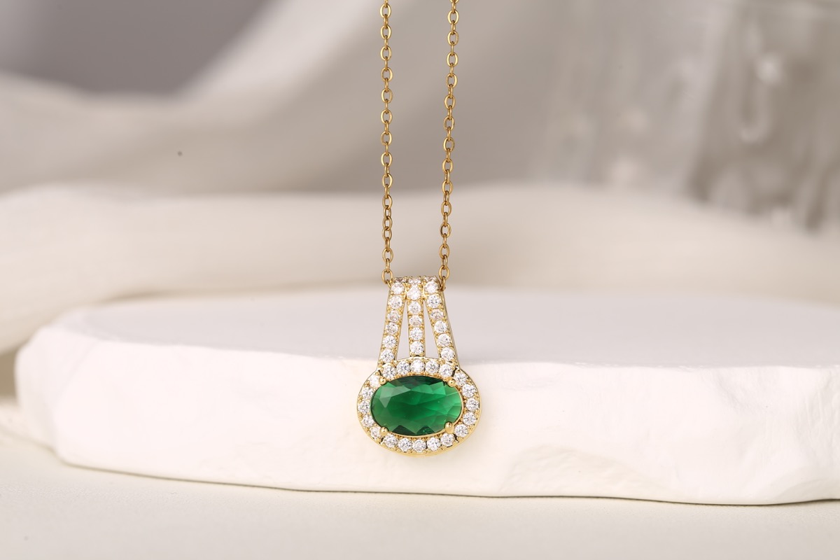 Elegant Teardrop Zircon Pendant Necklace 18K Gold Plated thumbnail 3