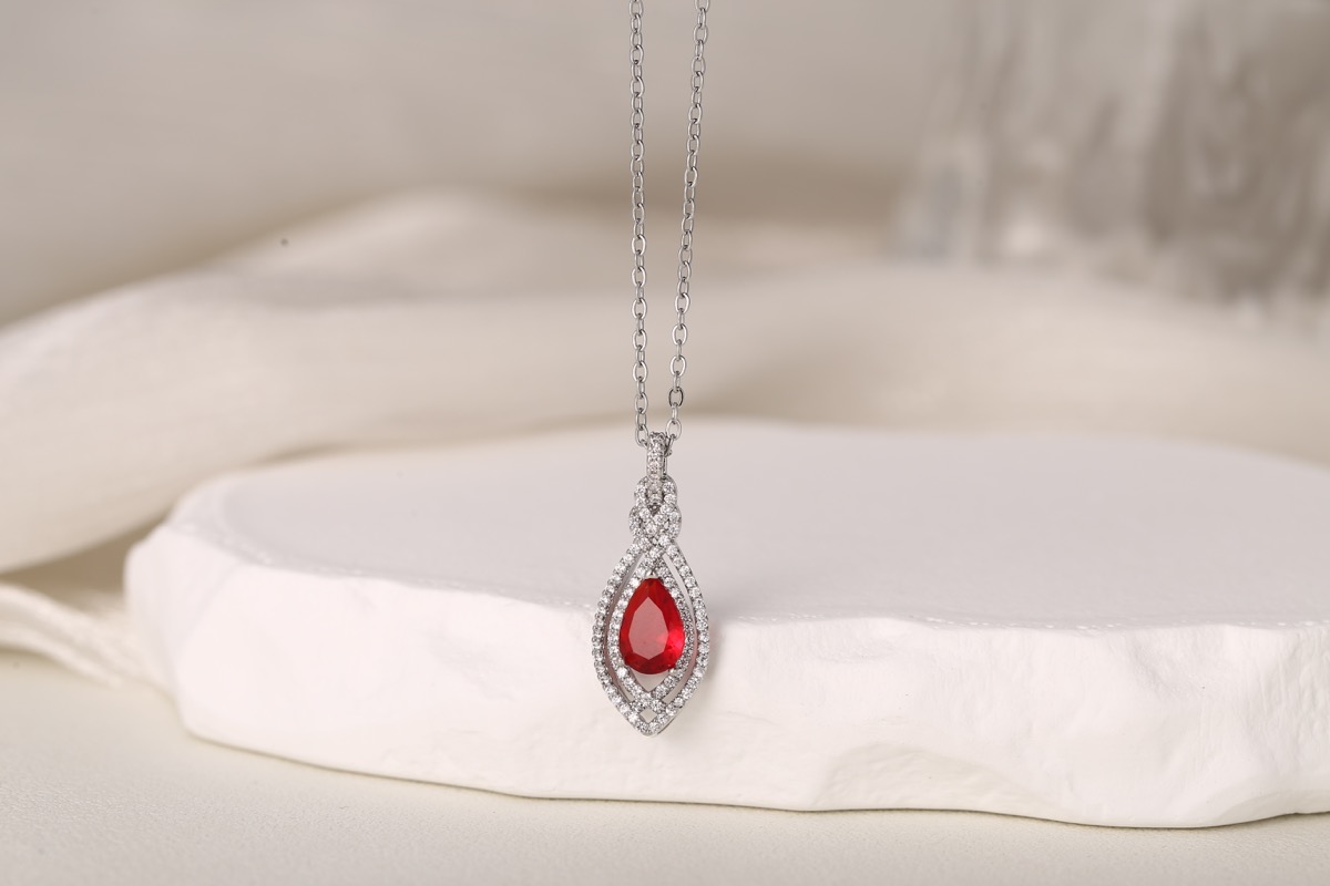 Elegant Teardrop Zircon Pendant Necklace 18K Gold Plated thumbnail 12