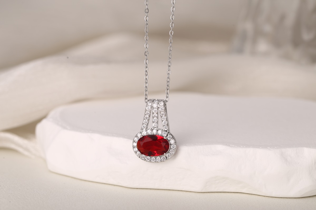 Elegant Teardrop Zircon Pendant Necklace 18K Gold Plated thumbnail 13
