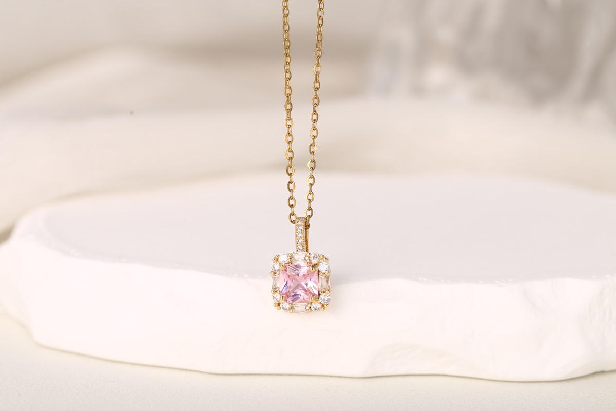 Elegant Teardrop Zircon Pendant Necklace 18K Gold Plated thumbnail 3