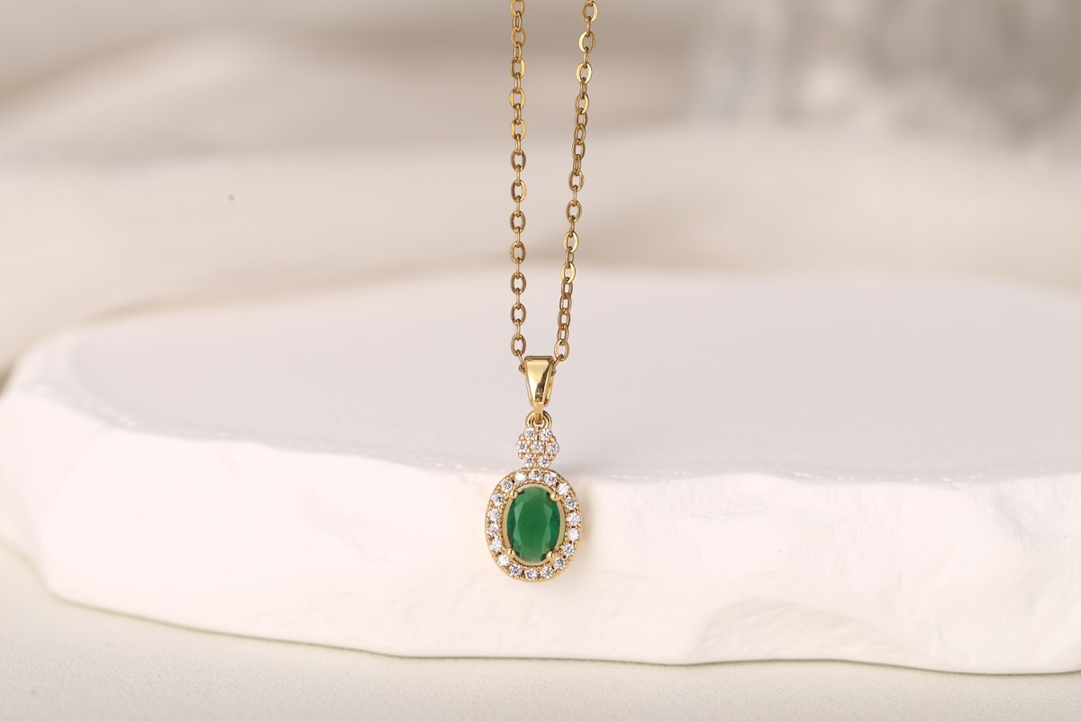 Elegant Teardrop Zircon Pendant Necklace 18K Gold Plated thumbnail 8