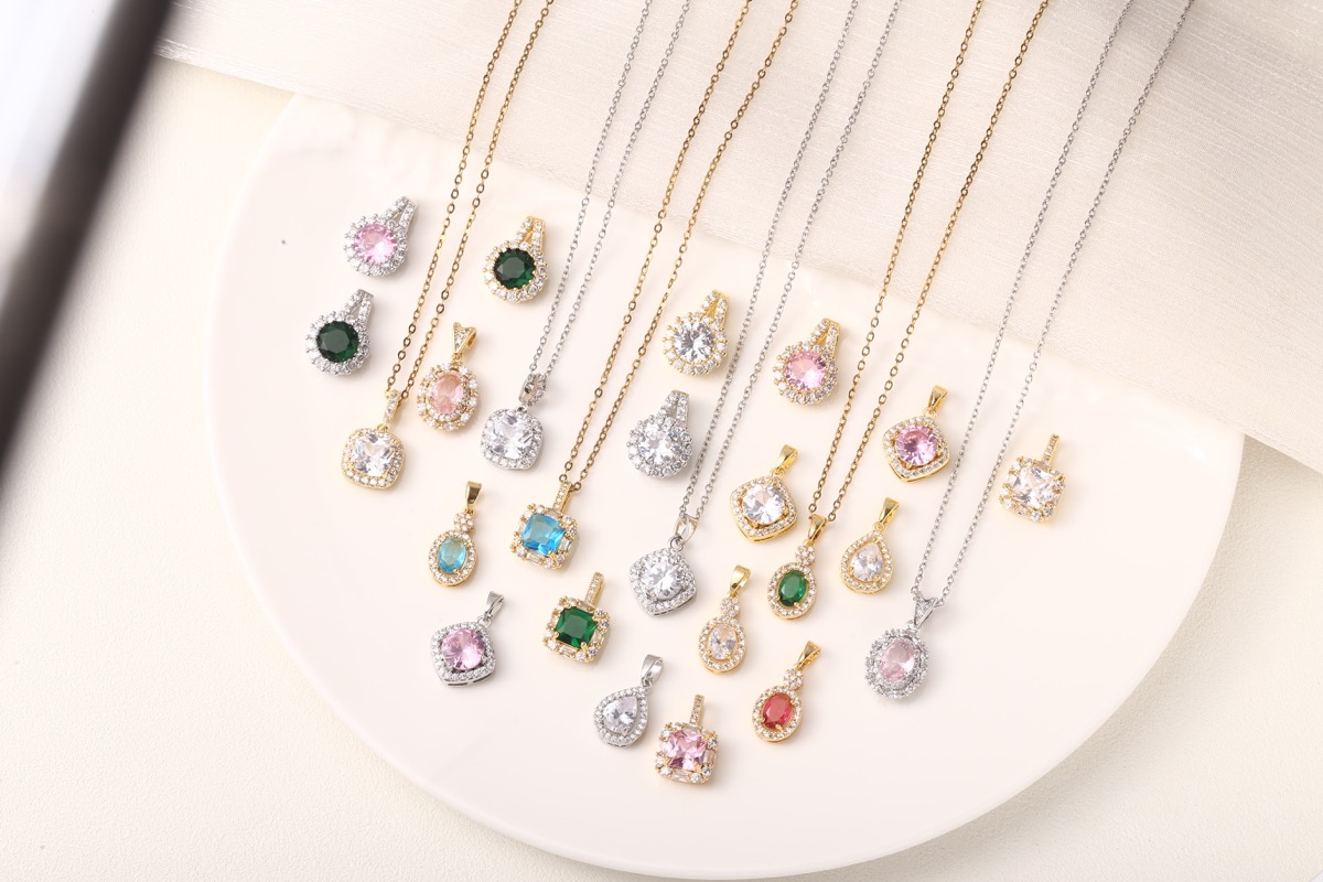 Elegant Teardrop Zircon Pendant Necklace 18K Gold Plated thumbnail 25
