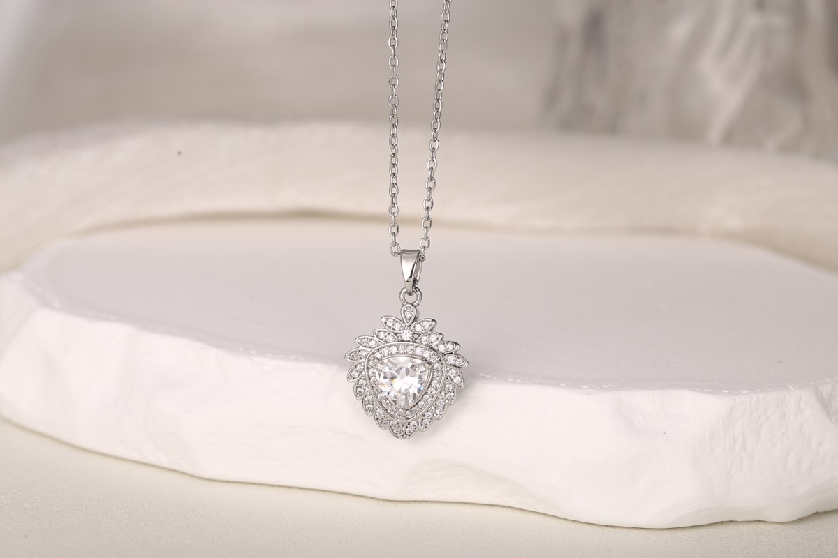 Minimalist Bar Zircon Pendant Necklace Gold Plated thumbnail 17