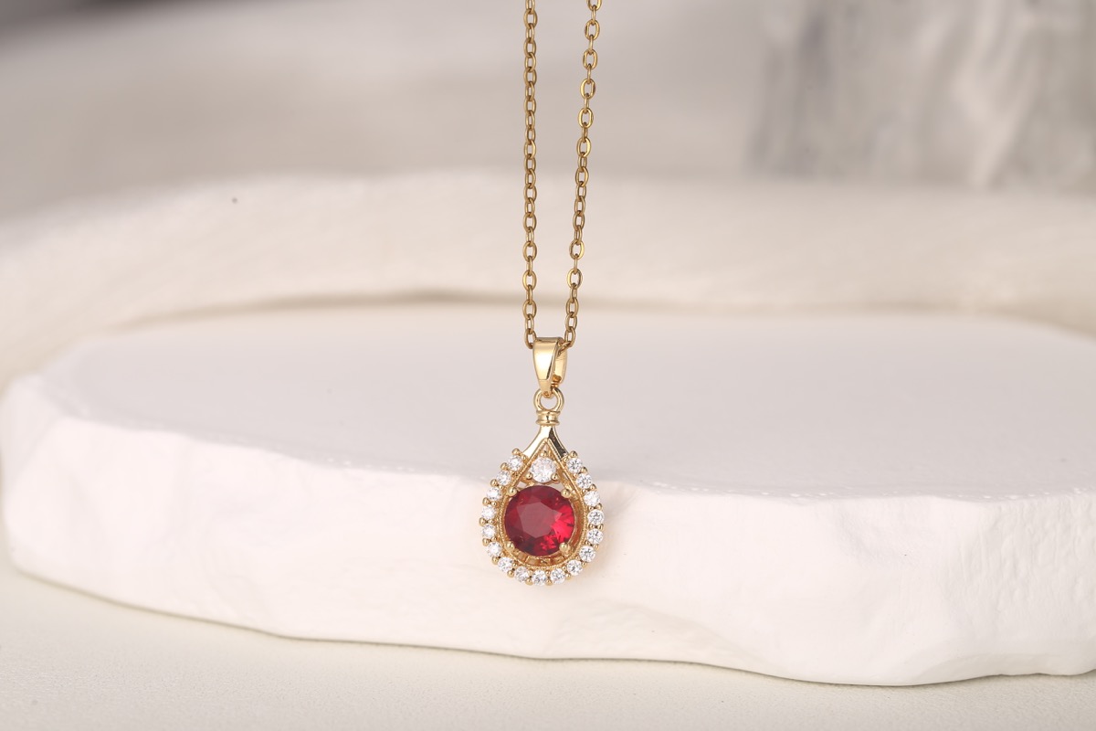 Romantic Heart Zircon Pendant Necklace 18K Gold Plated thumbnail 4