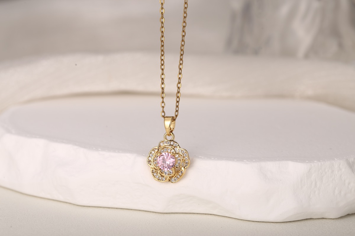 Romantic Heart Zircon Pendant Necklace 18K Gold Plated thumbnail 5