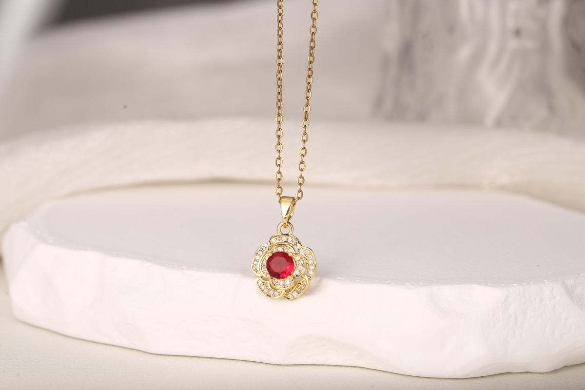 Romantic Heart Zircon Pendant Necklace 18K Gold Plated thumbnail 8
