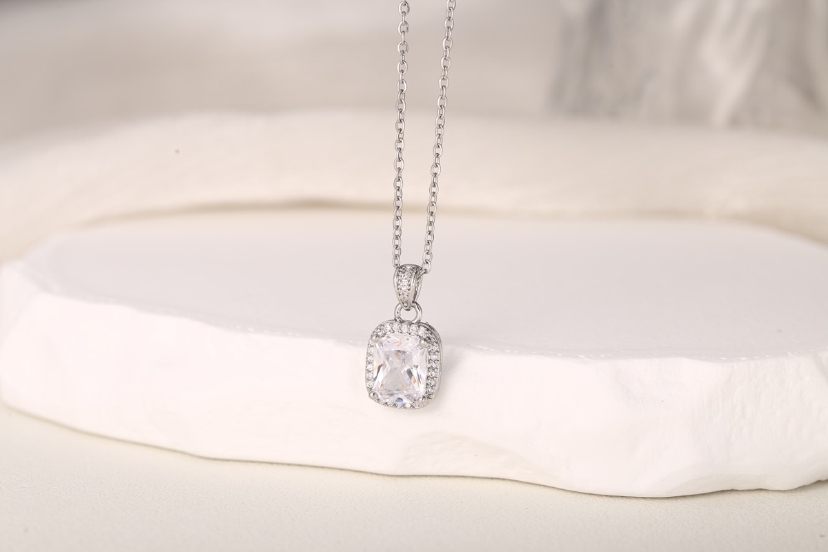 Romantic Heart Zircon Pendant Necklace 18K Gold Plated thumbnail 18